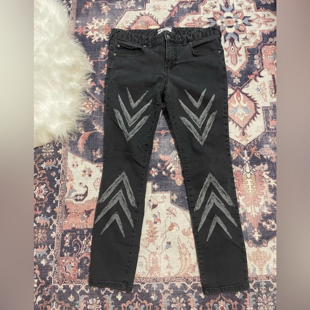 Free People Dotted Ikat Arrow Chevron Black Skinny Jean's - Picture 3 of 5